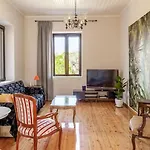 度假居 Mansion Of 120 M2, With High Ceilings And Big Yard *