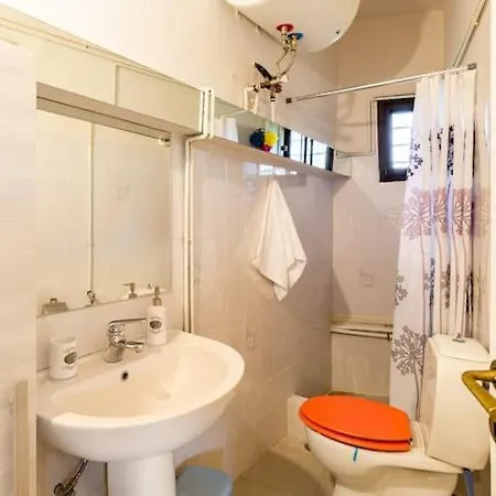 Tatil Evi Mansion Of 120 M2, With High Ceilings And Big Yard Evangelistria (Corinthia)