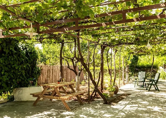 Holiday home Mansion Of 120 M2, With High Ceilings And Big Yard