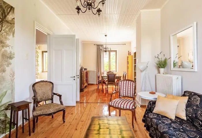 Mansion Of 120 M2, With High Ceilings And Big Yard * Evangelistria (Corinthia)